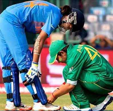 Female Cricket's Wonderful Gesture