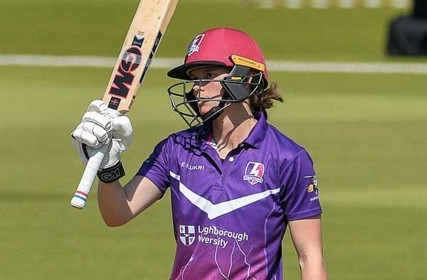 Amy Jones for Loughborough Lightning