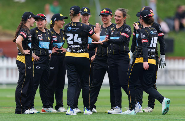 Wellington Blaze clinch an edge-of-the-seat thriller to claim their 8th Super Smash title. PC: Getty