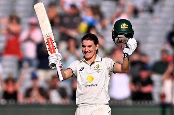 Annabel Sutherland becomes first female to score century at the MCG