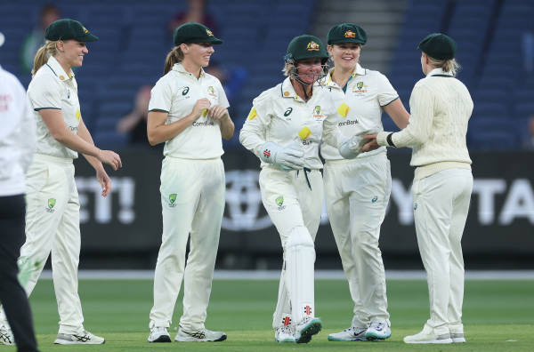 Watch Highlights: Bowlers put Australia in a strong position on day 1 of the Ashes Test