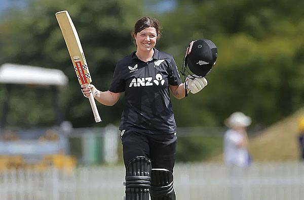 Georgia Plimmer's maiden ODI century gives White Ferns 2-1 series win against Sri Lanka