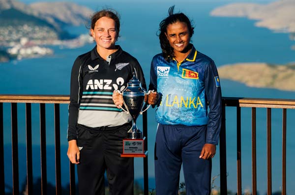 Illing, McLeod, Inglis, Sharp, Madara, and Nanayakkara make their T20I debuts