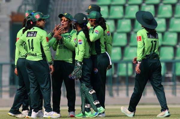 Aliya Riaz’s Fifty, Diana Baig’s 4-fer help Pakistan kick off Qualifier with a comprehensive win over Ireland